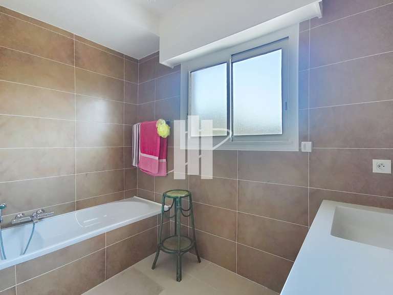 Appartement Saint-Raphaël - 2 chambres - 100m²