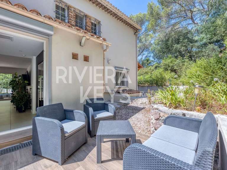 Apartment Saint-Raphaël - 4 bedrooms - 150m²