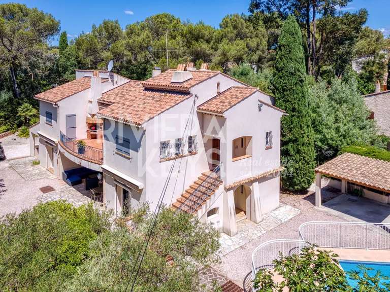 Apartment Saint-Raphaël - 4 bedrooms - 150m²