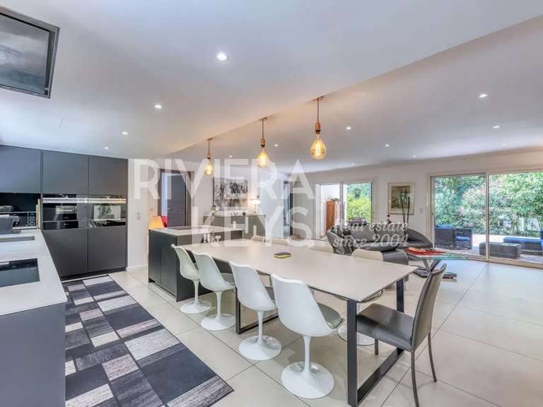 Apartment Saint-Raphaël - 4 bedrooms - 150m²