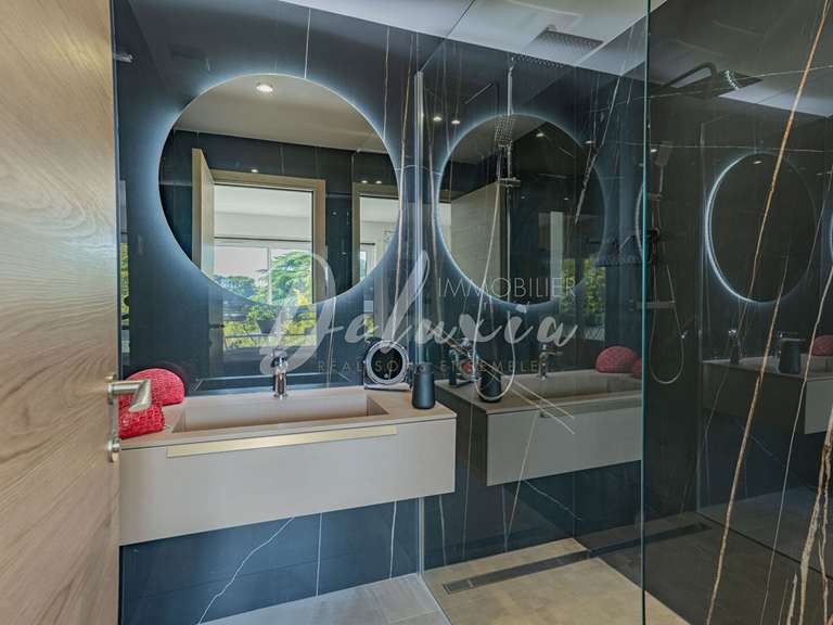 Appartement Saint-Raphaël - 2 chambres - 73m²