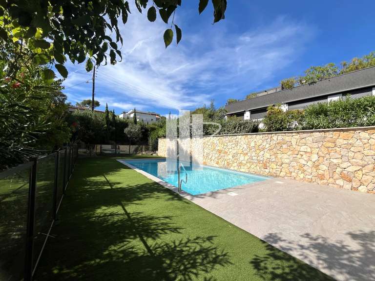 Appartement Saint-Raphaël - 2 chambres - 76m²