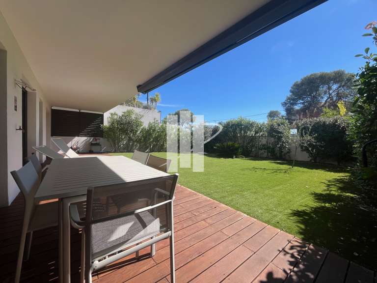 Appartement Saint-Raphaël - 2 chambres - 76m²