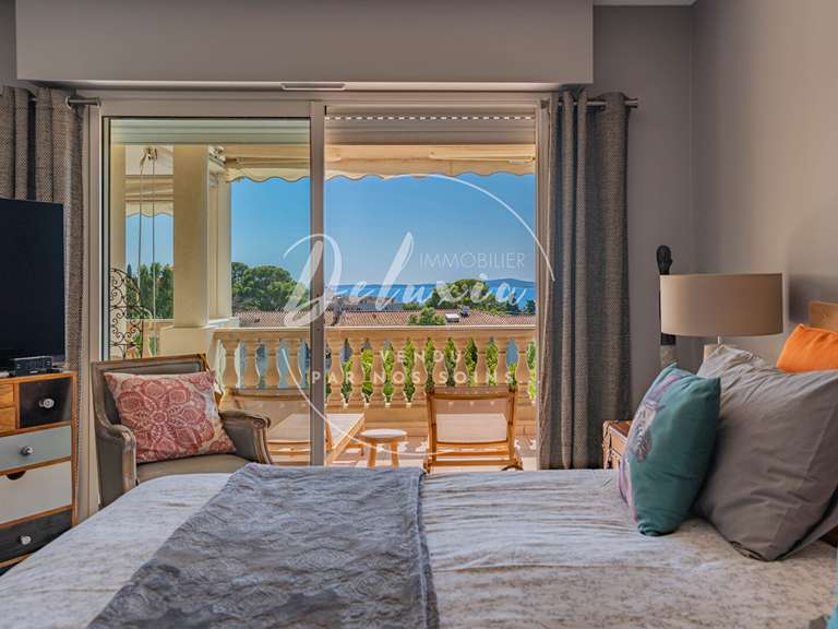 Apartment with Sea view Saint-Raphaël - 3 bedrooms - 95m²