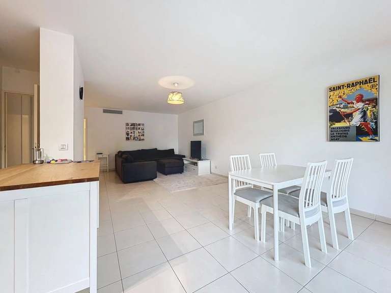 Appartement Saint-Raphaël - 2 chambres - 74m²