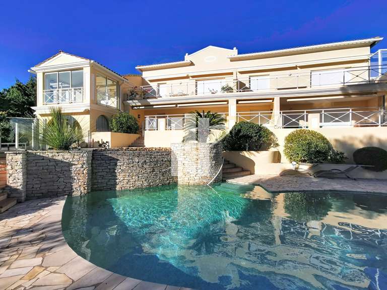 Appartement Saint-Raphaël - 2 chambres - 74m²