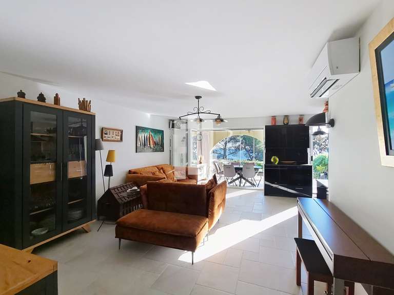 Appartement Saint-Raphaël - 2 chambres - 74m²