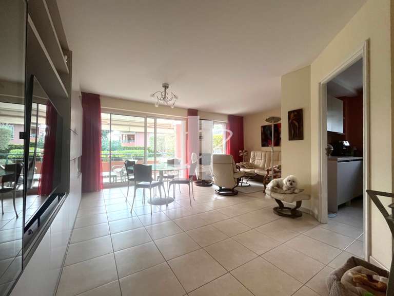 Appartement Saint-Raphaël - 2 chambres - 76m²