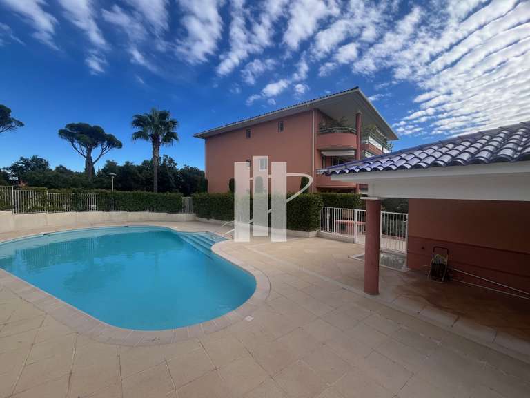 Appartement Saint-Raphaël - 2 chambres - 76m²