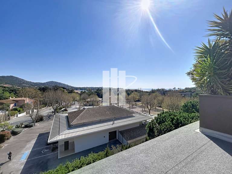 Appartement Saint-Raphaël - 2 chambres - 77m²