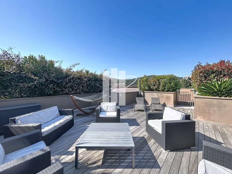 Appartement Saint-Raphaël - 2 chambres - 77m²