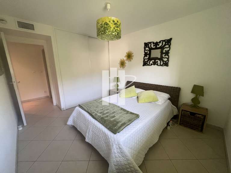 Appartement Saint-Raphaël - 2 chambres - 77m²