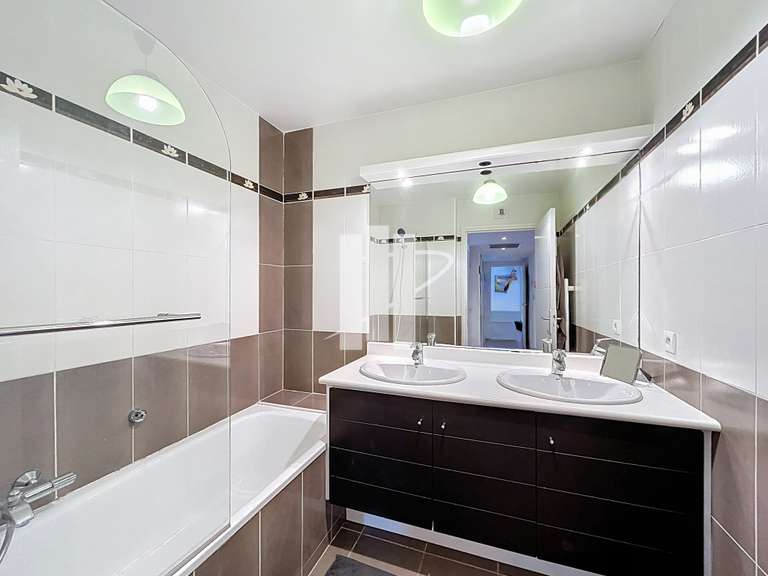 Appartement Saint-Raphaël - 2 chambres - 77m²