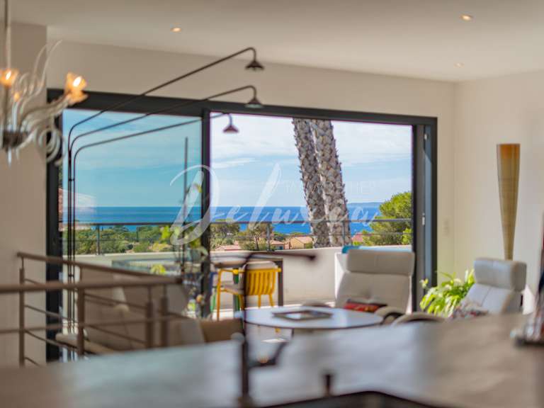 Apartment with Sea view Saint-Raphaël - 2 bedrooms - 119m²