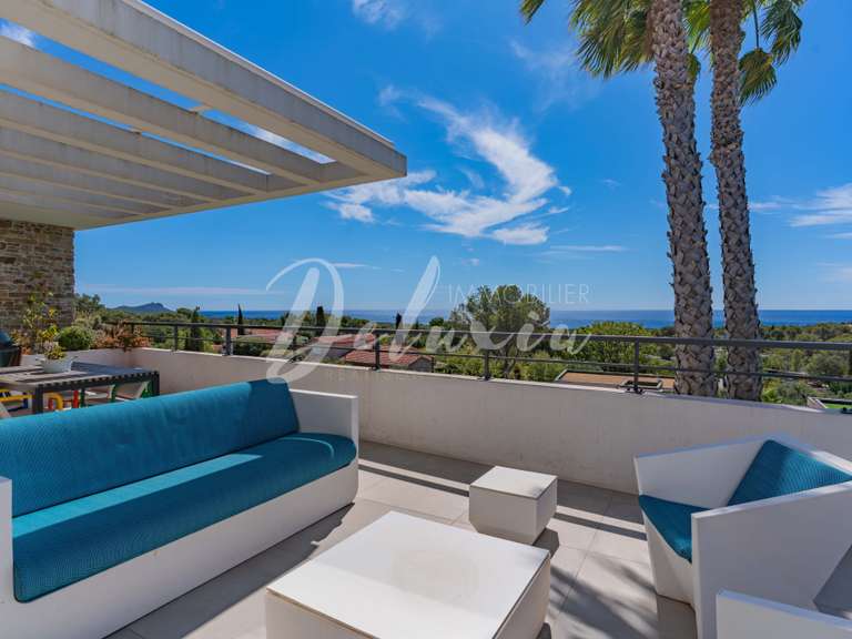 Apartment with Sea view Saint-Raphaël - 2 bedrooms - 119m²