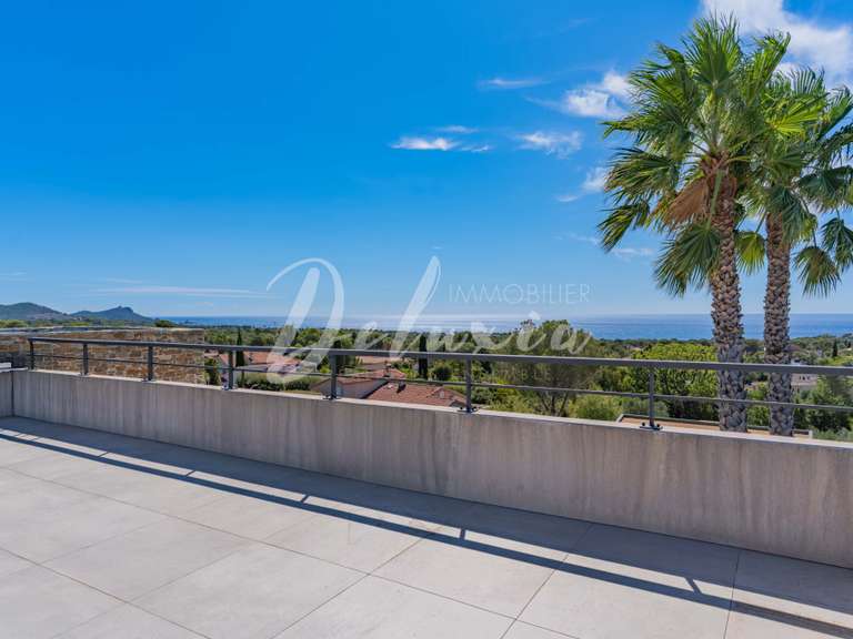 Apartment with Sea view Saint-Raphaël - 2 bedrooms - 119m²