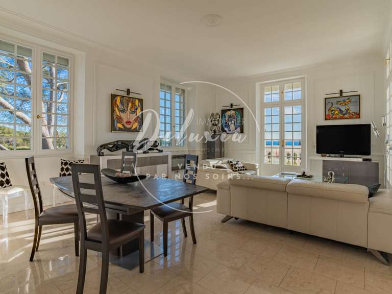 Apartment with Sea view Saint-Raphaël - 3 bedrooms - 141m²