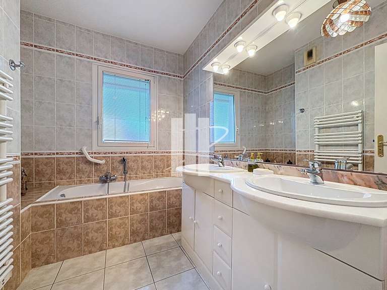 Apartment Saint-Raphaël - 3 bedrooms - 138m²