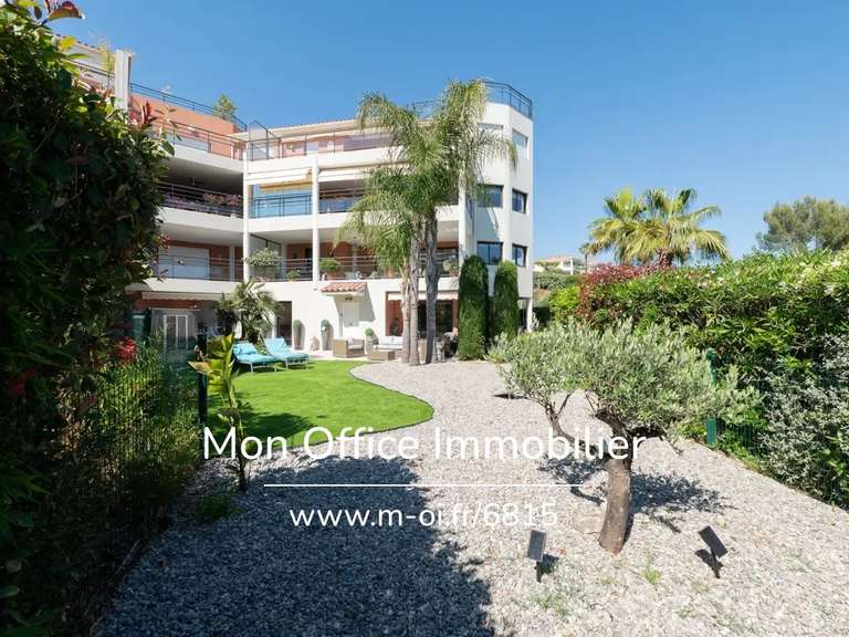 Appartement Saint-Raphaël - 2 chambres - 110m²