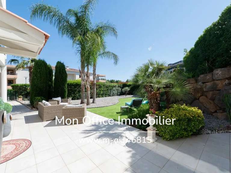 Appartement Saint-Raphaël - 2 chambres - 110m²