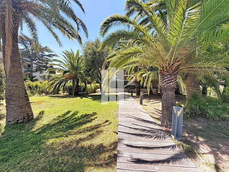 Appartement Saint-Raphaël - 2 chambres - 80m²