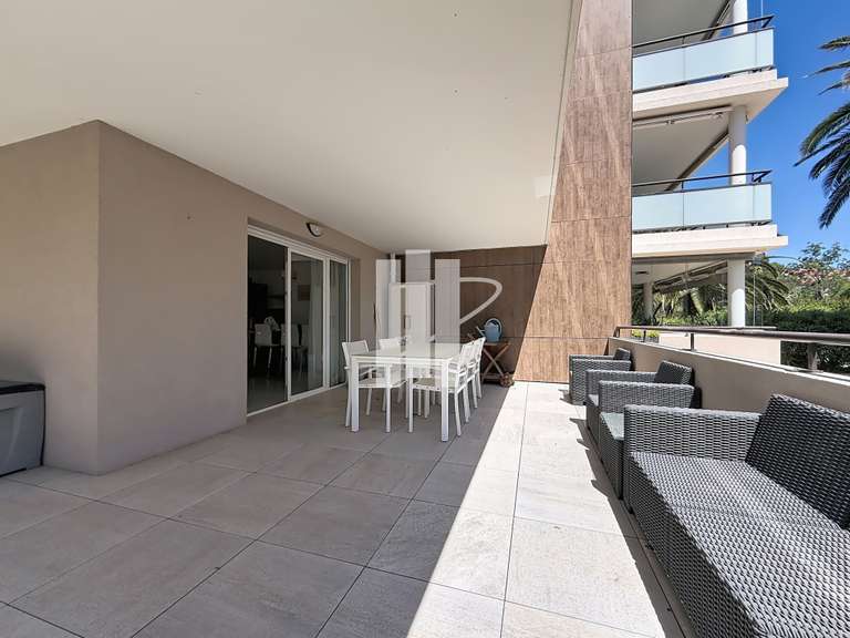 Appartement Saint-Raphaël - 2 chambres - 80m²