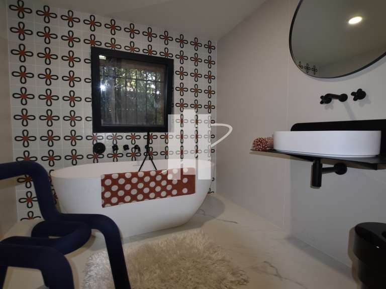 Maison Saint-Raphaël - 4 chambres - 280m²