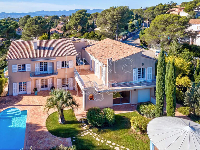 Maison Saint-Raphaël - 5 chambres - 320m²