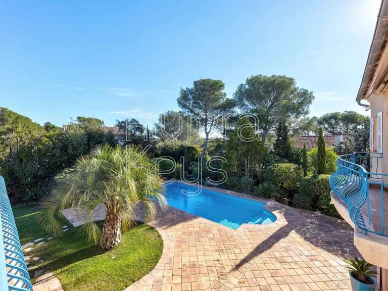 House Saint-Raphaël - 5 bedrooms - 320m²