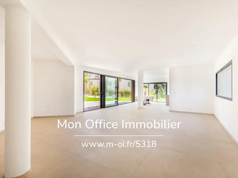 Maison Saint-Raphaël - 5 chambres - 291m²