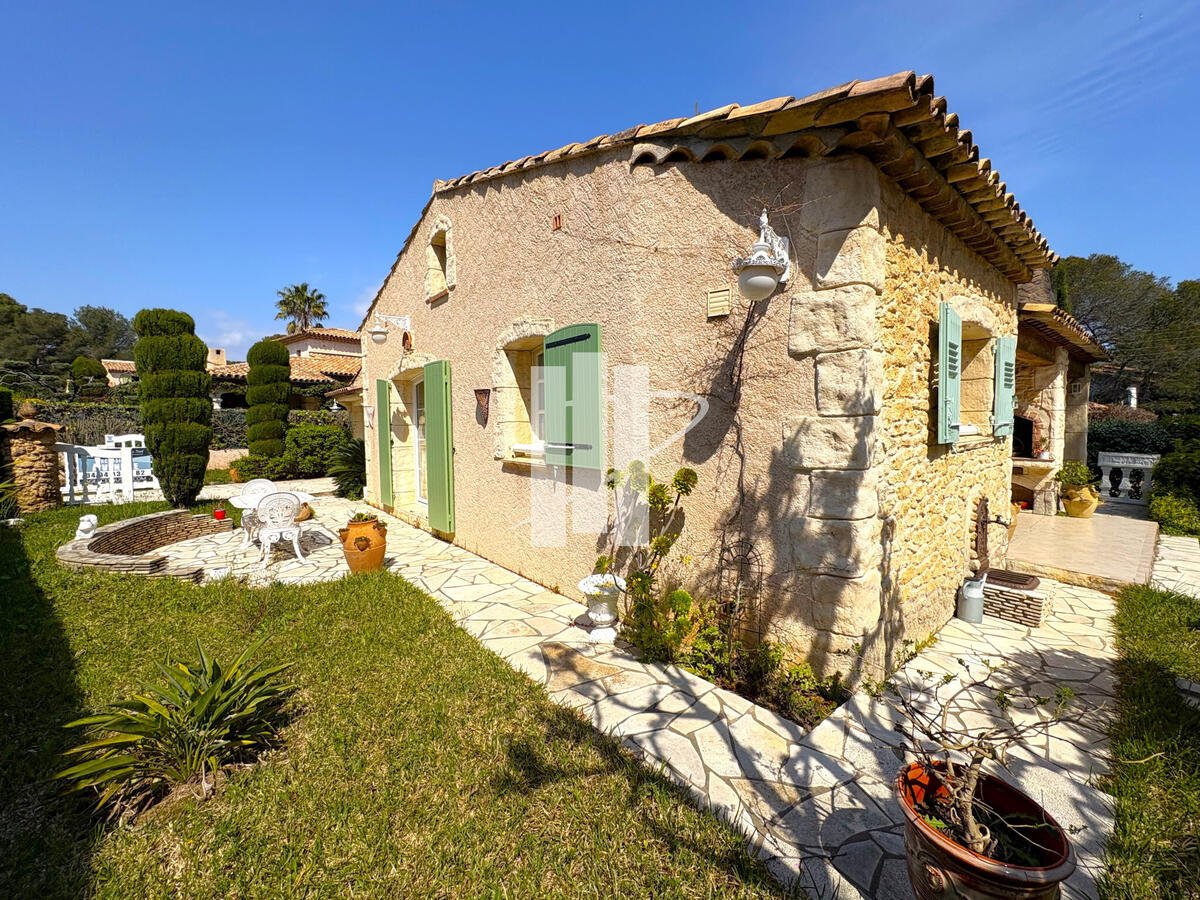 House Saint-Raphaël