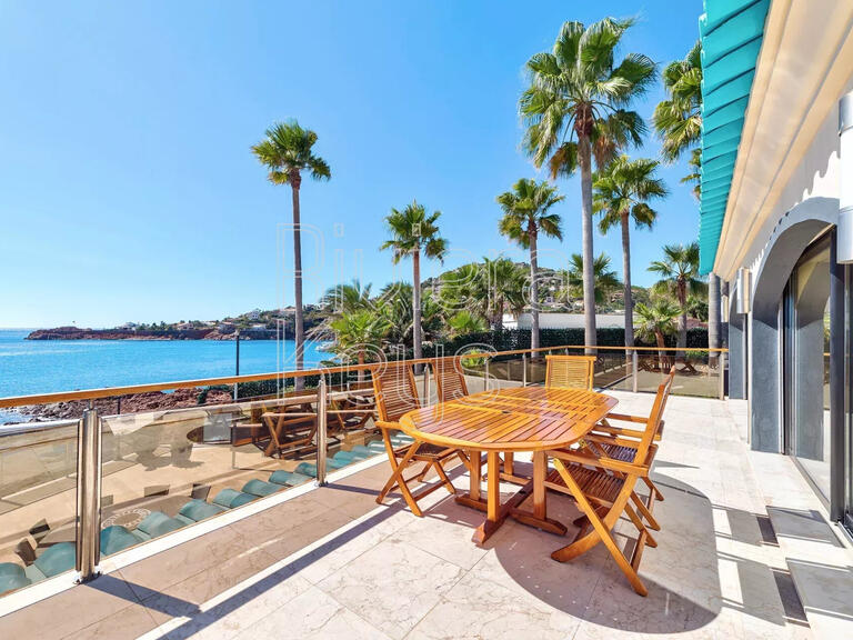 Maison Saint-Raphaël - 3 chambres - 224m²
