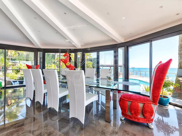 Maison Saint-Raphaël - 3 chambres - 224m²