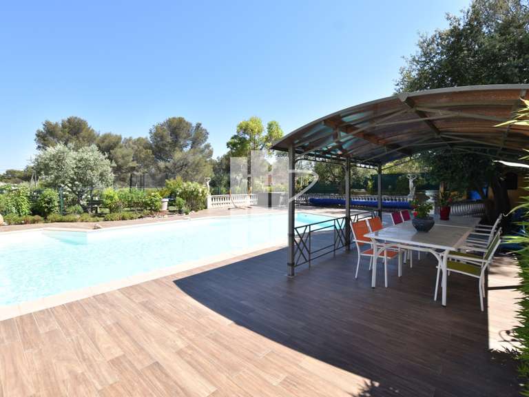 Maison Saint-Raphaël - 4 chambres - 200m²