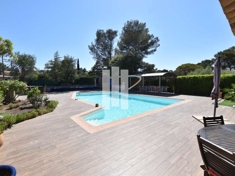 Maison Saint-Raphaël - 4 chambres - 200m²