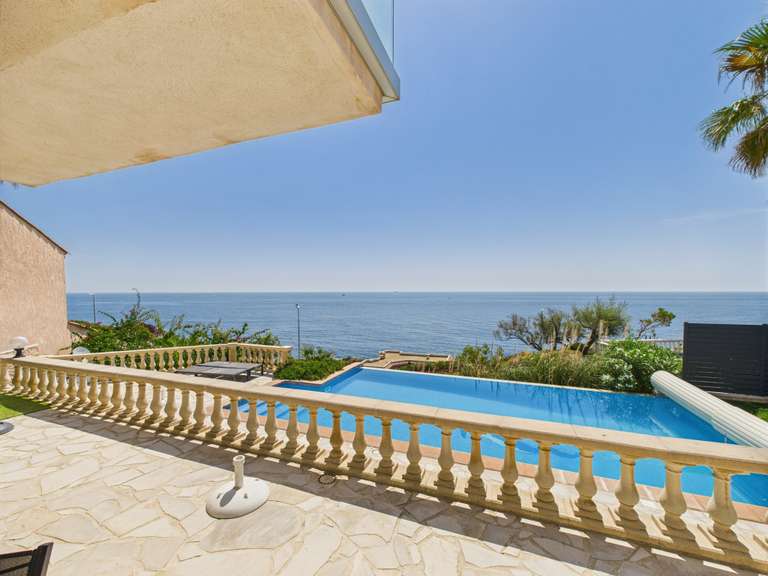 House Saint-Raphaël - 6 bedrooms - 420m²