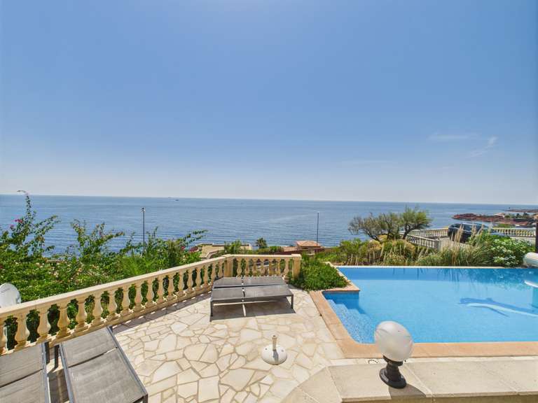 House Saint-Raphaël - 6 bedrooms - 420m²