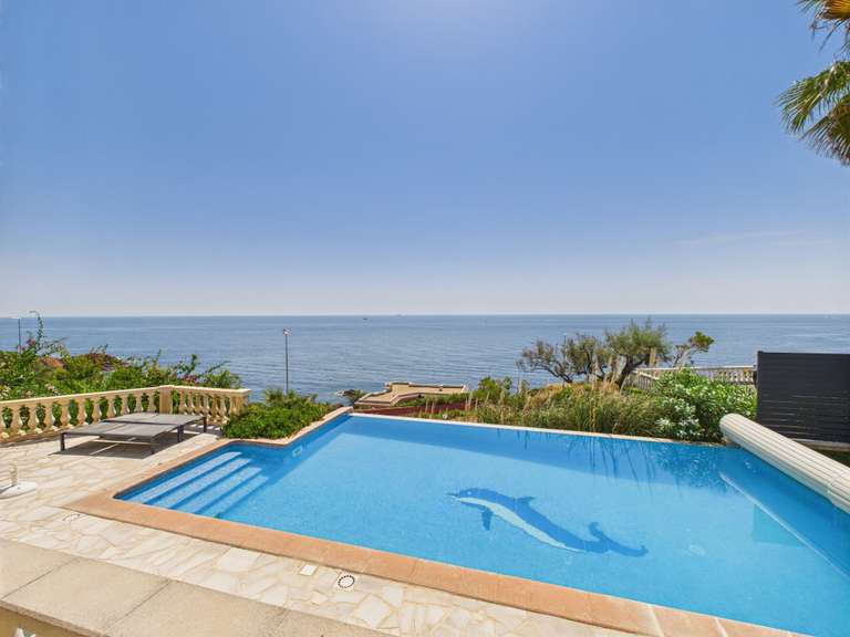 Maison Saint-Raphaël - 6 chambres - 420m²