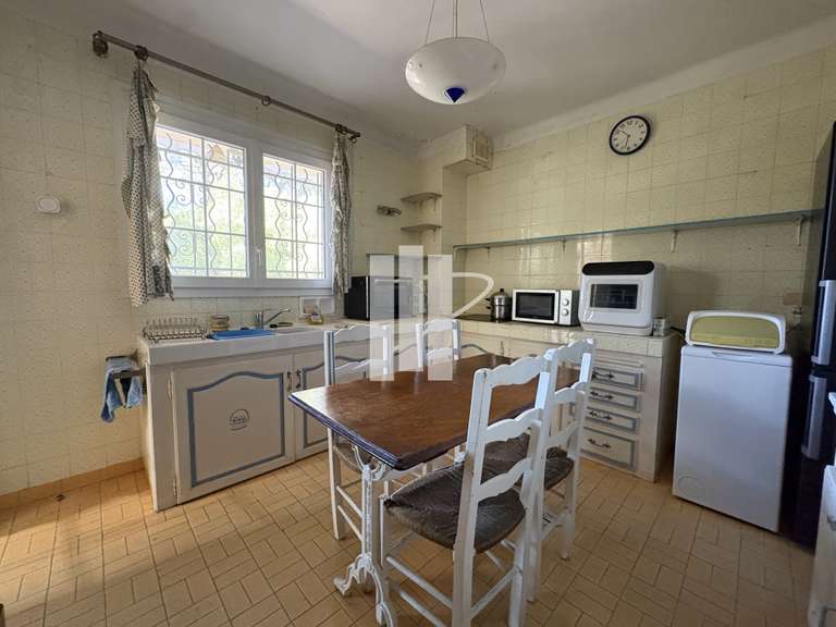 Maison Saint-Raphaël - 4 chambres - 205m²