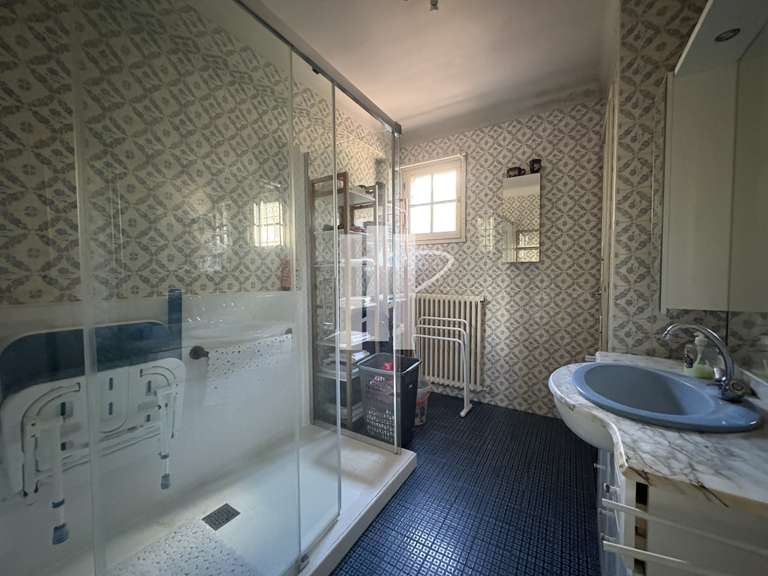 Maison Saint-Raphaël - 4 chambres - 205m²