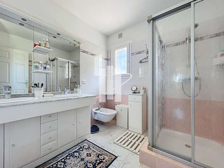 Maison Saint-Raphaël - 3 chambres - 126m²