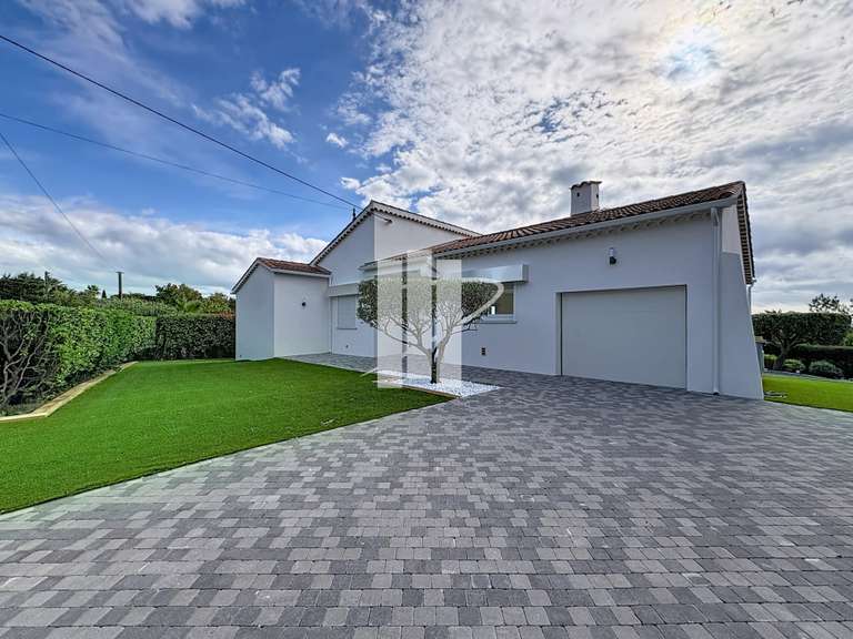 Maison Saint-Raphaël - 3 chambres - 120m²