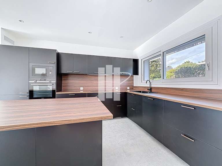 Maison Saint-Raphaël - 3 chambres - 120m²