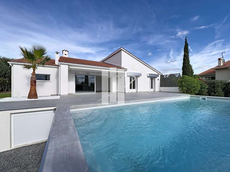 Maison Saint-Raphaël - 3 chambres - 120m²