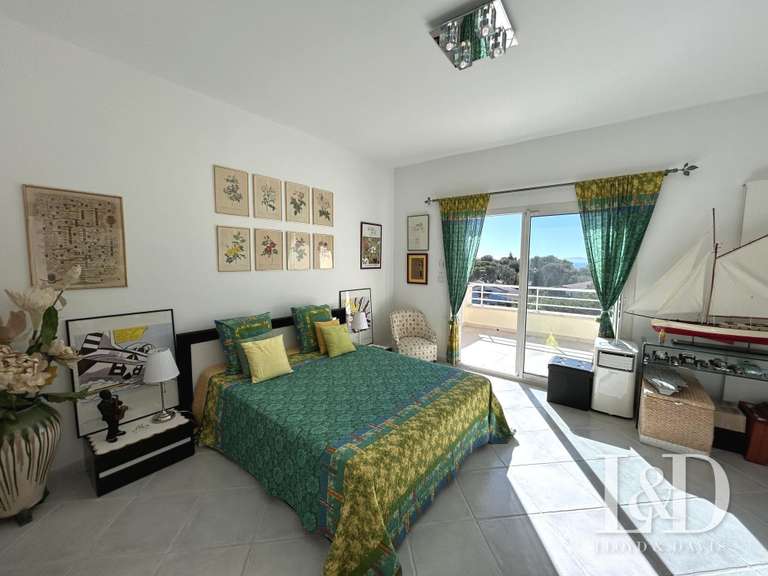 Maison Saint-Raphaël - 3 chambres - 235m²