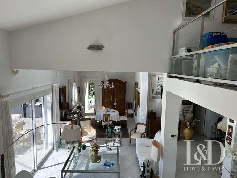 Maison Saint-Raphaël - 3 chambres - 235m²