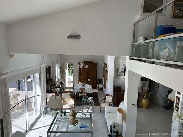 Maison Saint-Raphaël - 3 chambres - 235m²