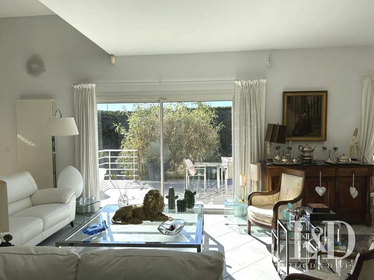 Maison Saint-Raphaël - 3 chambres - 235m²