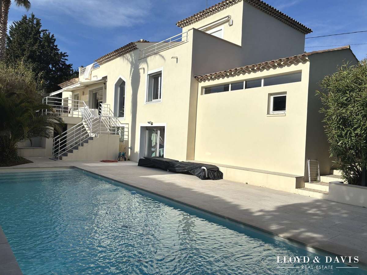 House Saint-Raphaël