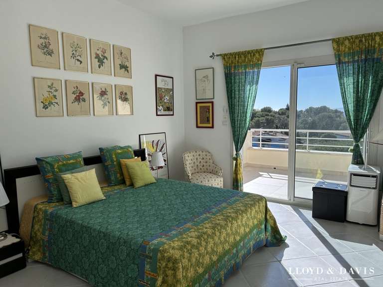 Maison Saint-Raphaël - 3 chambres - 235m²